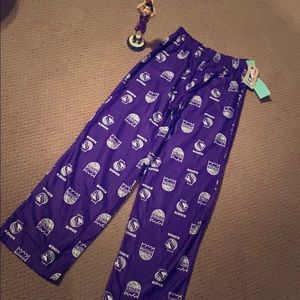 NWT NBA Sacramento Kings Kid’s Pajamas, Size M